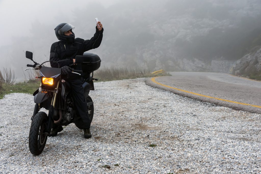 Jazda na motocyklu zimą – czy to dobry pomysł?